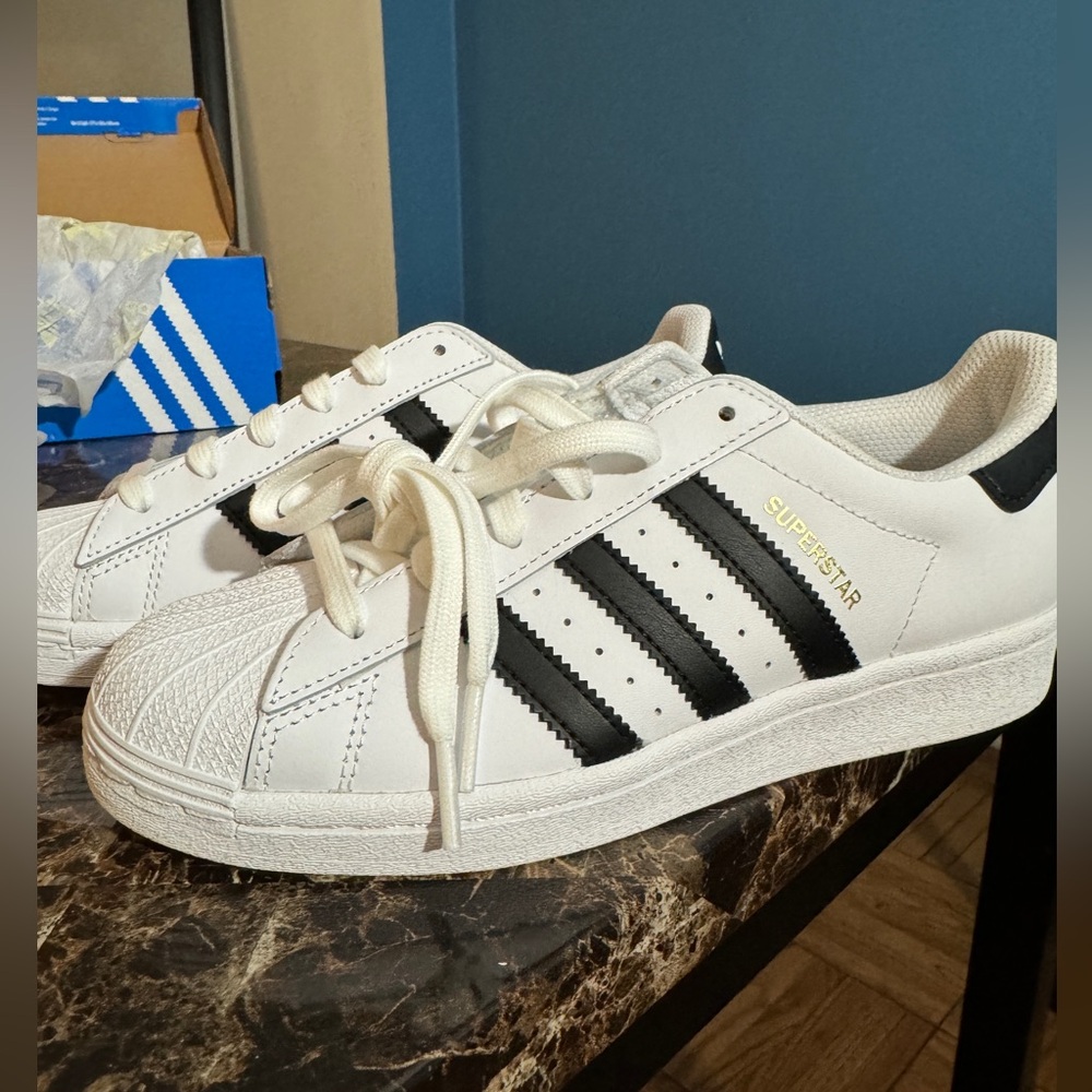 Adidas superstar tennis shoes
